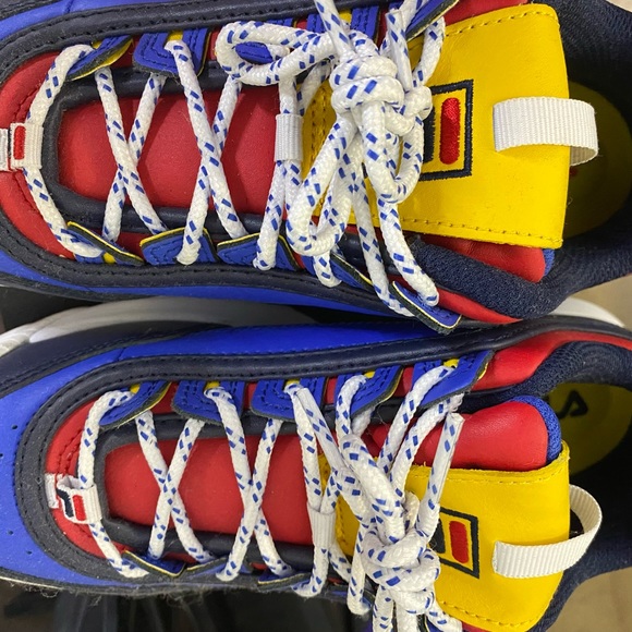 Women FILA Disruptor Shoes Size 7.5 Red Yellow
White Blue - Picture 2 of 9